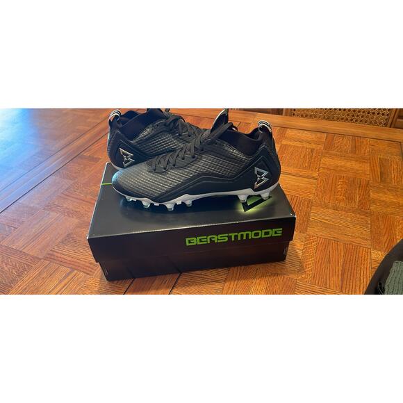 Brand new in box
BeastMode Men\'s B.T.A.
Elite Football Cleats size
10.5
